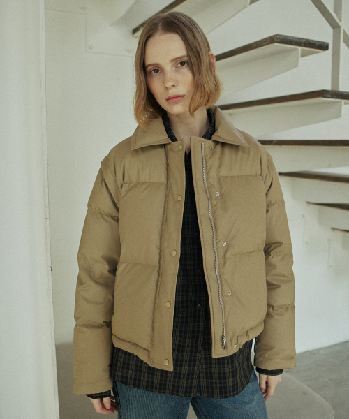 YUPPE（ヨッペ）の「LEATHER SHORT PADDING_BEIGE（ダウンジャケット/コート・レディース・その他・FREE）」の3枚目の写真