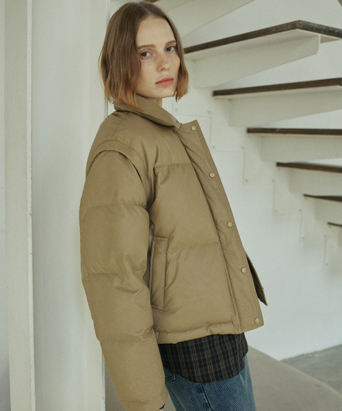 YUPPE（ヨッペ）の「LEATHER SHORT PADDING_BEIGE（ダウンジャケット/コート・レディース・その他・FREE）」の5枚目の写真