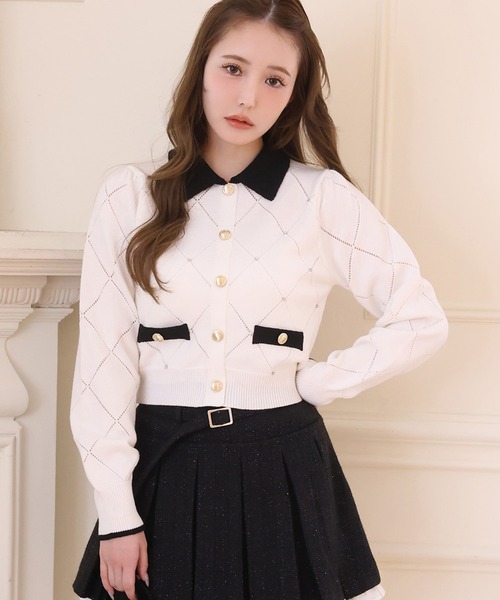 one after another NICE CLAUP（ワンアフターアナザーナイスクラップ）の「ビジュー付配色ポロニット（ニット/セーター・レディース・ピンク/ネイビー/ブラック/オフホワイト・FREE）」の2枚目の写真