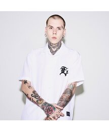 EIGHTVOLUME（エイトボリューム）の「EV E Logo Overfit Shirt (White)（シャツ/ブラウス）」