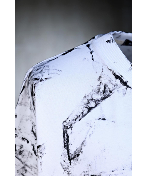 KIRTIMUKHA（キールティムカ）の「ロゴラフペインティングルーズフィット半袖Tシャツホワイト（Tシャツ/カットソー・メンズ・その他・2/3）」の3枚目の写真