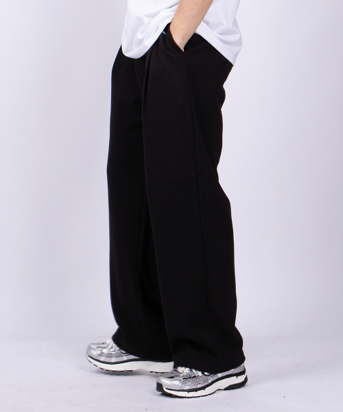 Union Garments(ユニオンガーメンツ)の「ワンタックワイドスウェットパンツブラック(スウェットパンツ・レディース・その他・MEDIUM/LARGE/X-LARGE)」の1枚目の写真