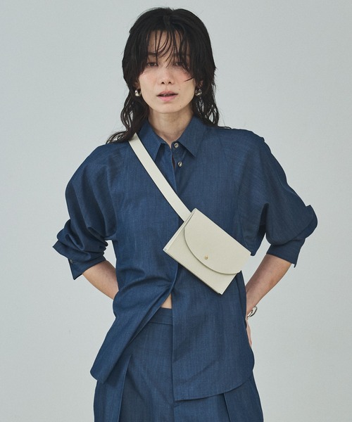 qualite(カリテ)の「【ベルトとしても使用可】レザーベルトミニバック/ウエストポーチ(ショルダーバッグ・レディース・モカ/アイボリー・フリー)」の6枚目の写真