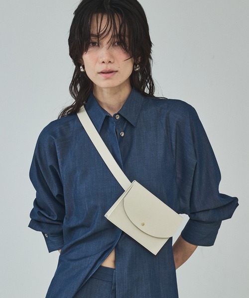 qualite(カリテ)の「【ベルトとしても使用可】レザーベルトミニバック/ウエストポーチ(ショルダーバッグ・レディース・モカ/アイボリー・フリー)」の8枚目の写真