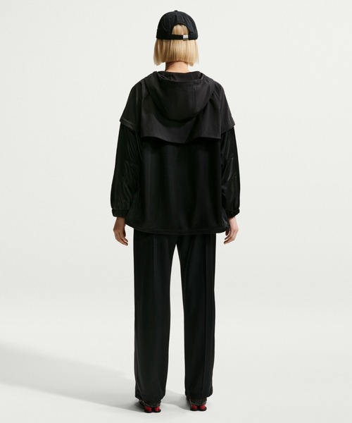 NIKE(ナイキ)の「NIKE WMNS NSW BELTED PINTUCK PANT / ナイキ ウィメンズ ルーズ ミッドライズ ベルト付き ピンタックパンツ【SP】(その他パンツ・レディース・グリーン/ブラック・S/L/M)」の7枚目の写真