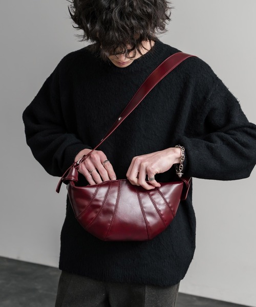 Rocky Monroe(ロッキーモンロー)の「PUレザー クロワッサン型ショルダーバッグ/ボディバッグ(ショルダーバッグ・メンズ・ブラウン/ワイン/ブラック・FREE)」の13枚目の写真