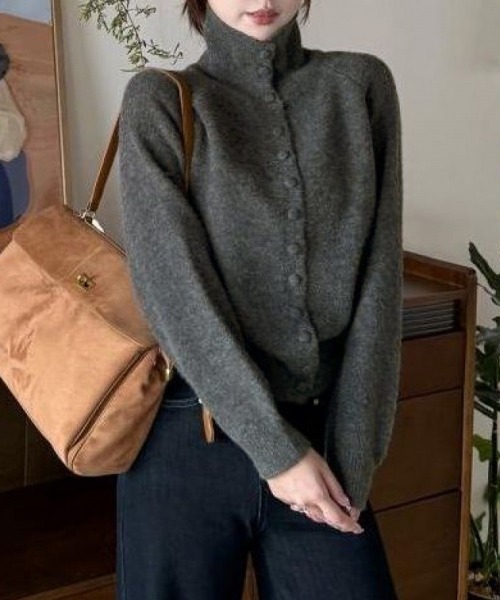 Miniministore(ミニミニストア)の「くるみボタンハイネックニットカーディガン(ニット/セーター・レディース・アイボリー/ライトイエロー/ワインレッド/ブルーグリーン/ダークグレー/ライトグレー/ブラック・FREE)」の14枚目の写真