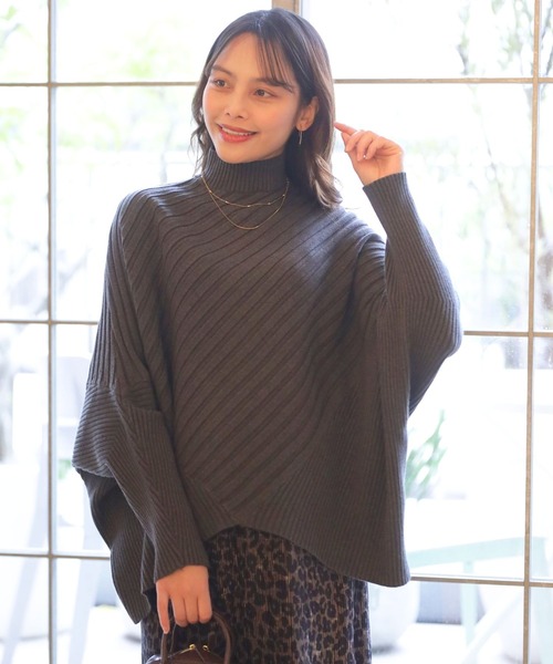 Ehre style(エーレスタイル)の「ゆるさが癖になる、ひとクセニット(ニット/セーター・レディース・ブラック/グレー/アイボリー・FREE)」の4枚目の写真