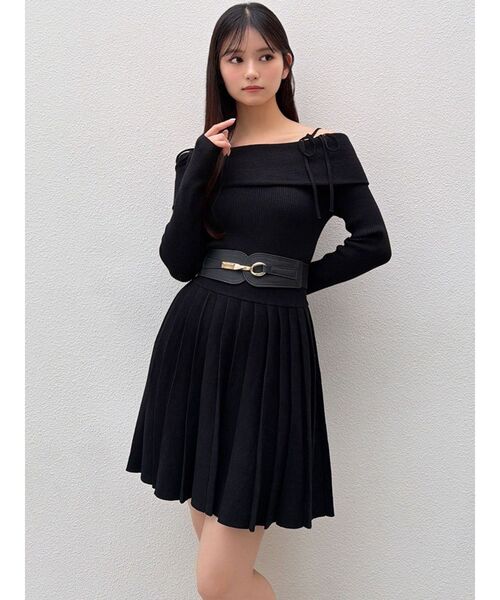 RESEXXY(リゼクシー)の「オフショルプリーツニットミニワンピース(ワンピース・レディース・アイボリー/ブラック/ブルー・FREE)」の19枚目の写真