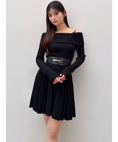 RESEXXY(リゼクシー)の「オフショルプリーツニットミニワンピース(ワンピース・レディース・アイボリー/ブラック/ブルー・FREE)」の20枚目の写真