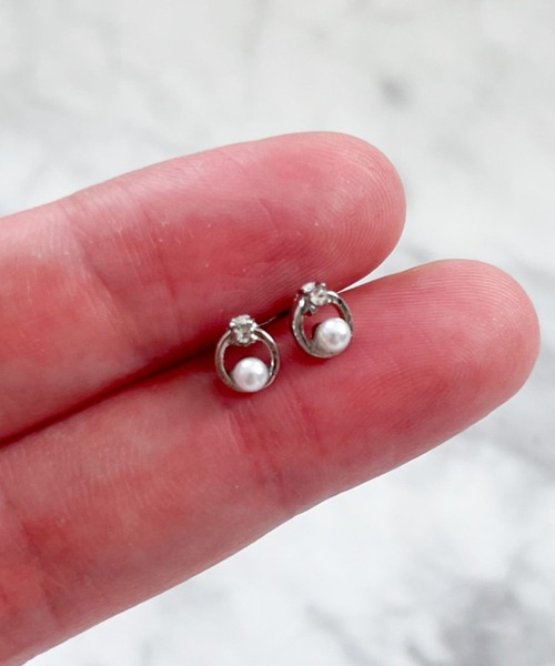 yu-ka(ユーカ)の「YU-KA:パールサークルミニピアス Pearl circle mini pierce(ピアス(両耳用)・レディース・ゴールド/シルバー・FREE)」の7枚目の写真