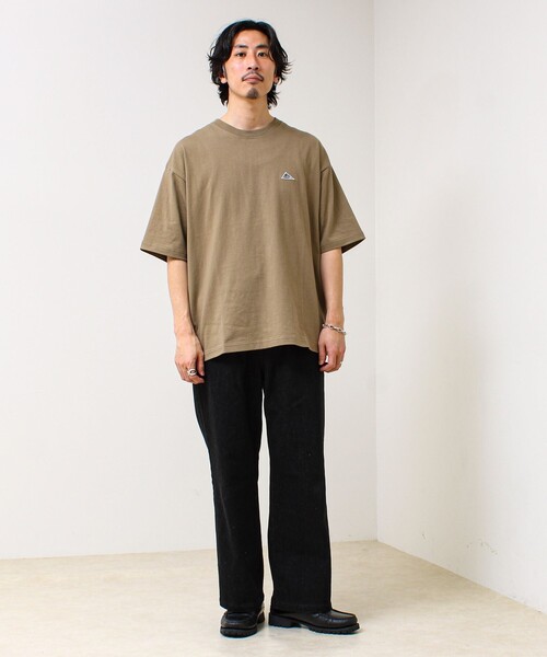 KELTY(ケルティ)の「【KELTY×GLOSTER】別注 バックタイポロゴT(Tシャツ/カットソー・メンズ・グレイッシュベージュ/ブラック/杢グレー/オフホワイト/チャコールグレー/ネイビー・S/M/L)」の18枚目の写真
