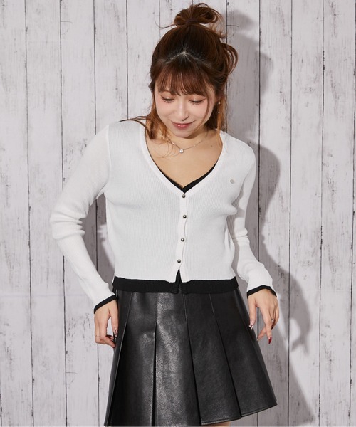 GORGE(ゴージ)の「《レイヤード配色×リブ素材》Vネックカーディガン/秋冬春(カーディガン/ボレロ・レディース・ブラック/オフホワイト/グレー・F)」の4枚目の写真