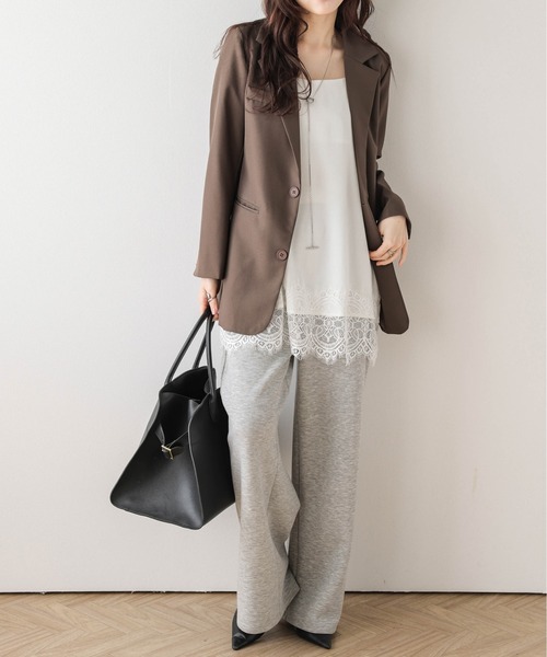 AMELY（エミリー）の「レースレイヤード キャミソール（キャミソール・レディース・ブラック/ブラウン/ホワイト・フリー）」の4枚目の写真