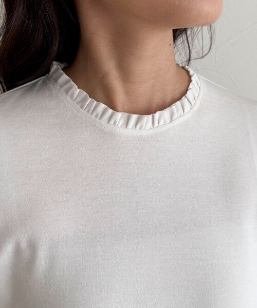 fredy emue（フレディエミュ）の「【1枚でもレイヤードでも◎】レーススリーブ衿フリルロンTシャツ（Tシャツ/カットソー・レディース・ブラック/オフホワイト・38）」の12枚目の写真