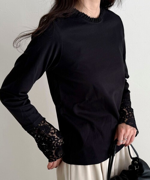 fredy emue（フレディエミュ）の「【1枚でもレイヤードでも◎】レーススリーブ衿フリルロンTシャツ（Tシャツ/カットソー・レディース・ブラック/オフホワイト・38）」の5枚目の写真