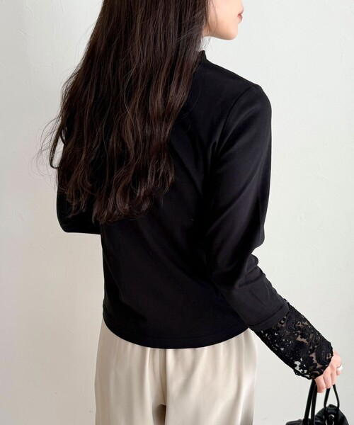 fredy emue（フレディエミュ）の「【1枚でもレイヤードでも◎】レーススリーブ衿フリルロンTシャツ（Tシャツ/カットソー・レディース・ブラック/オフホワイト・38）」の4枚目の写真