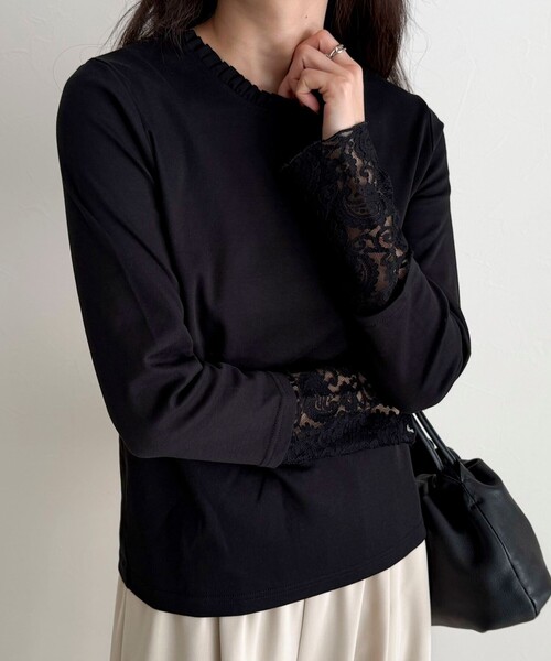 fredy emue（フレディエミュ）の「【1枚でもレイヤードでも◎】レーススリーブ衿フリルロンTシャツ（Tシャツ/カットソー・レディース・ブラック/オフホワイト・38）」の3枚目の写真