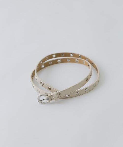 SMELLY（スメリー）の「スリムアイレットベルト（ベルト・レディース・チャコールグレー/アイボリー・-）」の7枚目の写真