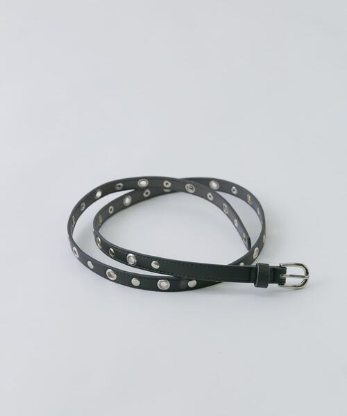 SMELLY（スメリー）の「スリムアイレットベルト（ベルト・レディース・チャコールグレー/アイボリー・-）」の12枚目の写真