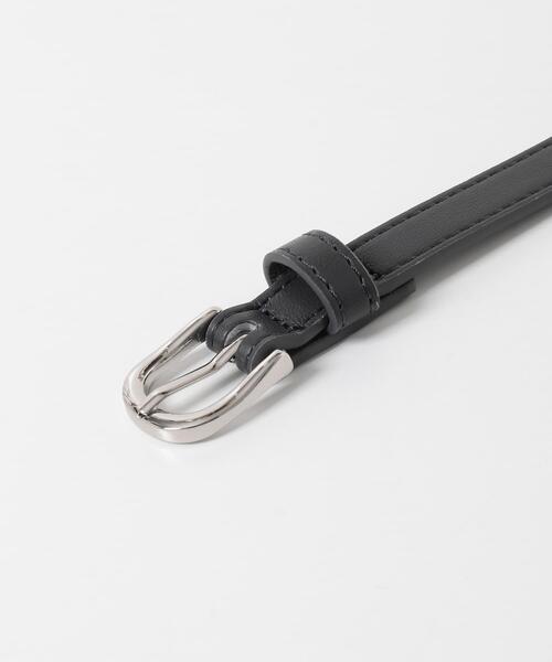 SMELLY（スメリー）の「スリムアイレットベルト（ベルト・レディース・チャコールグレー/アイボリー・-）」の4枚目の写真