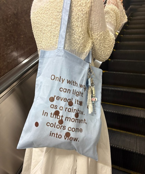 SETUP7(セットアップセブン)の「【THE READING ROOM PARIS】flat tote bag "Dot to Star" フラット グラフィックプリント トートバッグ コットン(トートバッグ・レディース・ホワイト/バーガンディー/スカイブルー・FREE)」の4枚目の写真