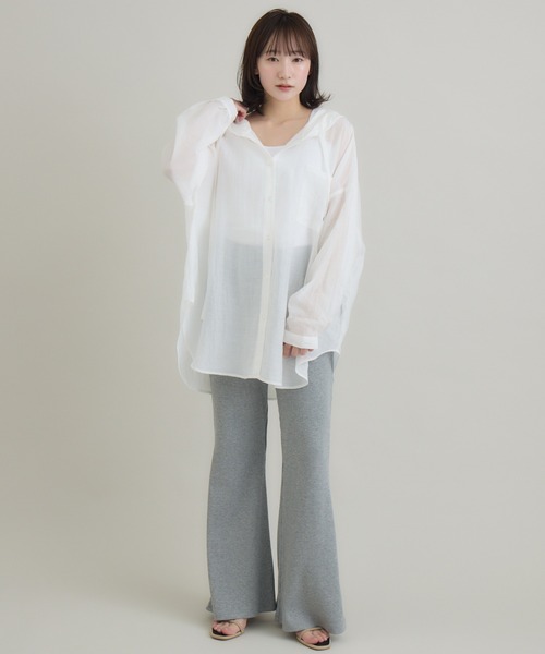 RU.TI.LE（ルチル）の「【RU.TI.LE】フード付きビッグシャツ（シャツ/ブラウス・レディース・ホワイト/グレー・MEDIUM）」の3枚目の写真