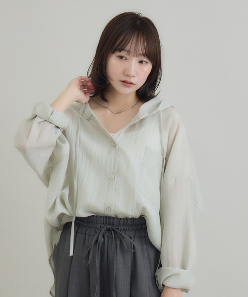 RU.TI.LE（ルチル）の「【RU.TI.LE】フード付きビッグシャツ（シャツ/ブラウス・レディース・ホワイト/グレー・MEDIUM）」の21枚目の写真