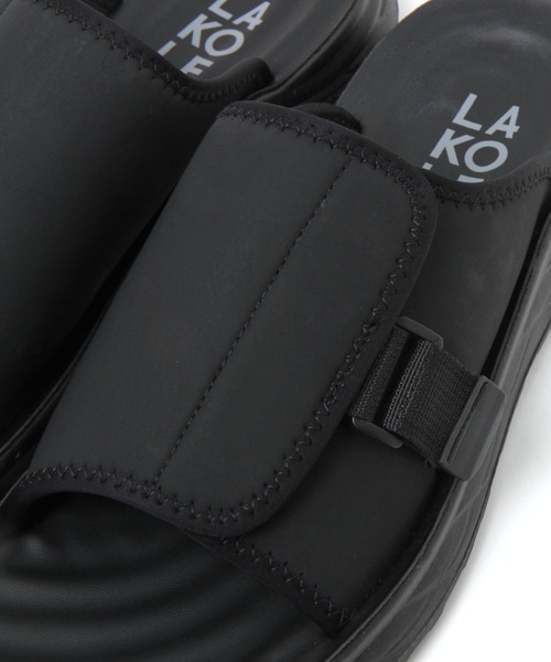 LAKOLE（ラコレ）の「バックルスライドサンダル / 644867（サンダル・メンズ・ブラック・MEDIUM/LARGE）」の7枚目の写真