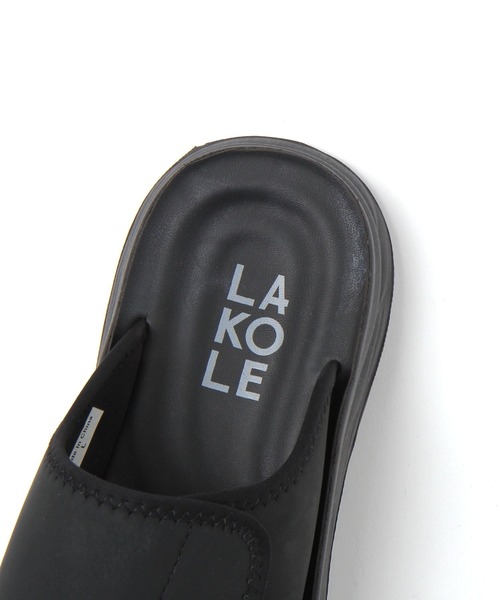 LAKOLE（ラコレ）の「バックルスライドサンダル / 644867（サンダル・メンズ・ブラック・MEDIUM/LARGE）」の10枚目の写真