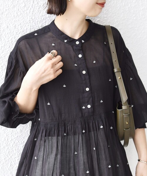 SHIPS(シップス)の「〈手洗い可能〉コットン オーガンジー リーフ 刺繍 袖 フリル ブラウス(シャツ/ブラウス・レディース・ブラック/カーキ/オフホワイト・ONE SIZE)」の18枚目の写真
