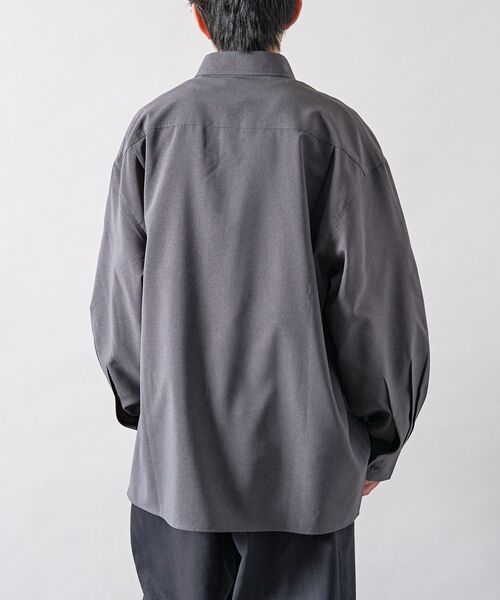 CRAFT STANDARD BOUTIQUE(クラフトスタンダードブティック)の「バルーンスリーブシャツ(シャツ/ブラウス・メンズ・グレー/ブラック・L/M)」の7枚目の写真
