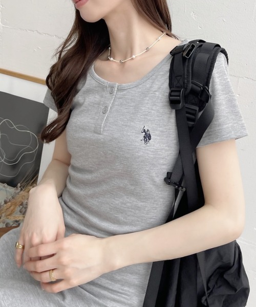 U.S. POLO ASSN.（ユーエスポロアッスン）の「【Ada.別注 U.S. POLO ASSN.】 ヘンリーネック カットソー ワンピース 肩パッド付き ◎（ワンピース・レディース・ブラック/グレー/チャコール・L/M）」の9枚目の写真