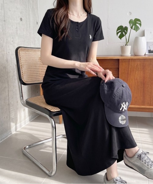U.S. POLO ASSN.（ユーエスポロアッスン）の「【Ada.別注 U.S. POLO ASSN.】 ヘンリーネック カットソー ワンピース 肩パッド付き ◎（ワンピース・レディース・ブラック/グレー/チャコール・L/M）」の21枚目の写真