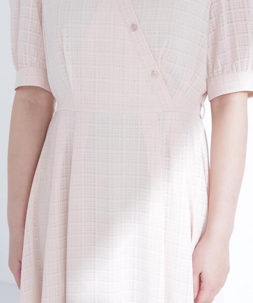 NATURAL BEAUTY BASIC(ナチュラルビューティーベーシック)の「シャドーチェックカシュクールワンピース(ワンピース・レディース・ネイビー/ラベンダー/ベージュ・P/S/MEDIUM)」の8枚目の写真