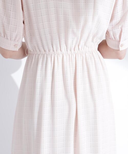 NATURAL BEAUTY BASIC(ナチュラルビューティーベーシック)の「シャドーチェックカシュクールワンピース(ワンピース・レディース・ネイビー/ラベンダー/ベージュ・P/S/MEDIUM)」の10枚目の写真