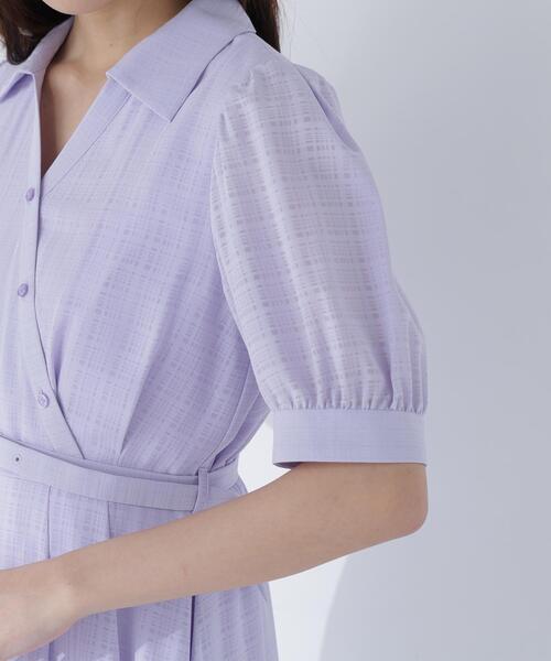 NATURAL BEAUTY BASIC(ナチュラルビューティーベーシック)の「シャドーチェックカシュクールワンピース(ワンピース・レディース・ネイビー/ラベンダー/ベージュ・P/S/MEDIUM)」の4枚目の写真