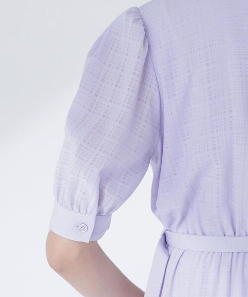NATURAL BEAUTY BASIC(ナチュラルビューティーベーシック)の「シャドーチェックカシュクールワンピース(ワンピース・レディース・ネイビー/ラベンダー/ベージュ・P/S/MEDIUM)」の5枚目の写真