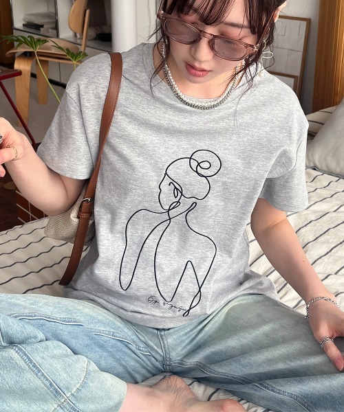 Rejoule(リジュール)の「ラインアート刺繍 ニュアンスTEE(Tシャツ/カットソー・レディース・ホワイト/グレー/チャコールグレー・FREE)」の22枚目の写真