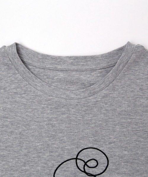 Rejoule(リジュール)の「ラインアート刺繍 ニュアンスTEE(Tシャツ/カットソー・レディース・ホワイト/グレー/チャコールグレー・FREE)」の9枚目の写真