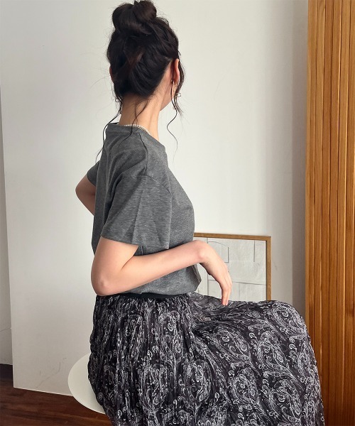 Rejoule(リジュール)の「ラインアート刺繍 ニュアンスTEE(Tシャツ/カットソー・レディース・ホワイト/グレー/チャコールグレー・FREE)」の21枚目の写真