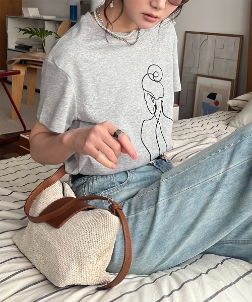 Rejoule(リジュール)の「ラインアート刺繍 ニュアンスTEE(Tシャツ/カットソー・レディース・ホワイト/グレー/チャコールグレー・FREE)」の12枚目の写真