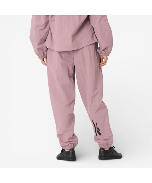 Reebok（リーボック）の「ベクター トラックパンツ / VECTOR TRACK PANT（その他パンツ・レディース・ピンク/ブルー/ブラック・X-SMALL/SMALL/LARGE/MEDIUM）」の21枚目の写真