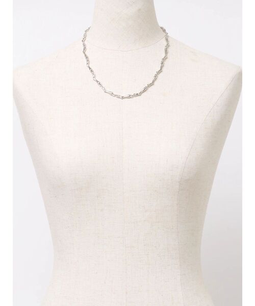 EMODA(エモダ)の「ボーンライクネックレス(ピアス(両耳用)・レディース・ゴールド/シルバー・FREE)」の6枚目の写真