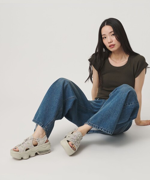 NIKE(ナイキ)の「【WEB限定】<NIKE>ウィメンズ エアマックス ココ サンダル(サンダル・レディース・ブラック/ナチュラル・24cm/23cm/25cm)」の5枚目の写真