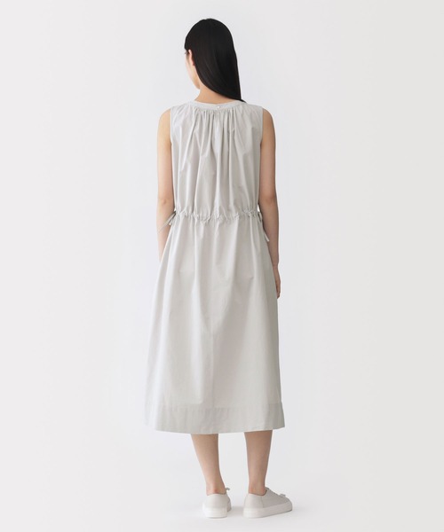 MUJI Labo（ムジラボ）の「〔MUJI Labo〕婦人　和紙混高密度ポプリン　ノースリーブギャザーワンピース（ワンピース・レディース・ライトグレー/ブラック/グレー・S/M/L/XL）」の9枚目の写真