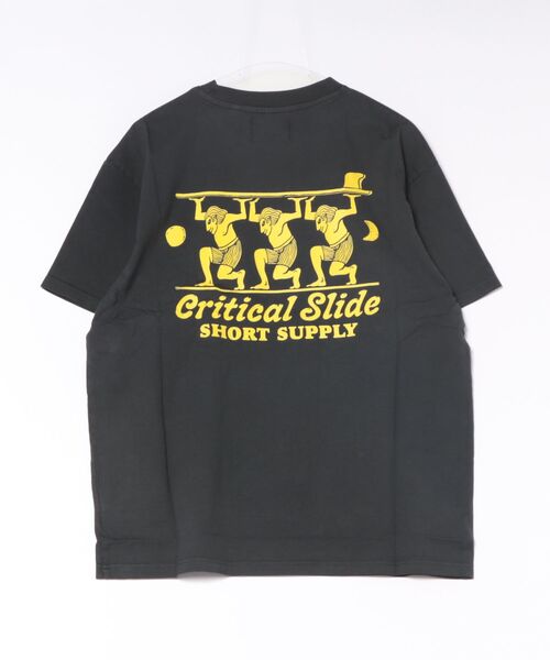 TCSS(ティーシーエスエス)の「DESIGN TEE/Critical Slide(クリティカルスライド)TCSS バックプリント 半袖Tシャツ ロゴT プリントT クルーネック オーバーサイズ リラックスフィット(Tシャツ/カットソー・メンズ・ブラック・LARGE/X-LARGE)」の2枚目の写真