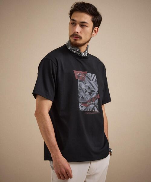 TAKEO KIKUCHI(タケオキクチ)の「モノクロタイルTシャツ(Tシャツ/カットソー・メンズ・ライトベージュ/ブラック/ホワイト・04/02/03)」の2枚目の写真