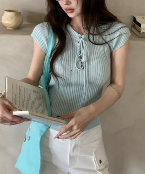 Vipoa(ヴィポア)の「race-up short sleeve knit(ニット/セーター・レディース・ブルー/ホワイト/ブラック・FREE)」の1枚目の写真