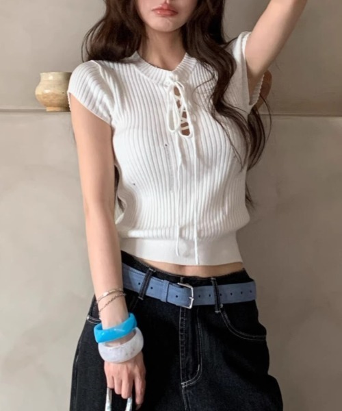 Vipoa(ヴィポア)の「race-up short sleeve knit(ニット/セーター・レディース・ブルー/ホワイト/ブラック・FREE)」の4枚目の写真